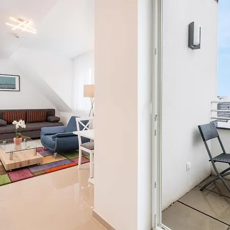 Best Western Plus Celebrity Suites-2